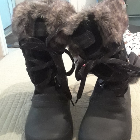 none Shoes - Black leather and faux fur size 9 boots